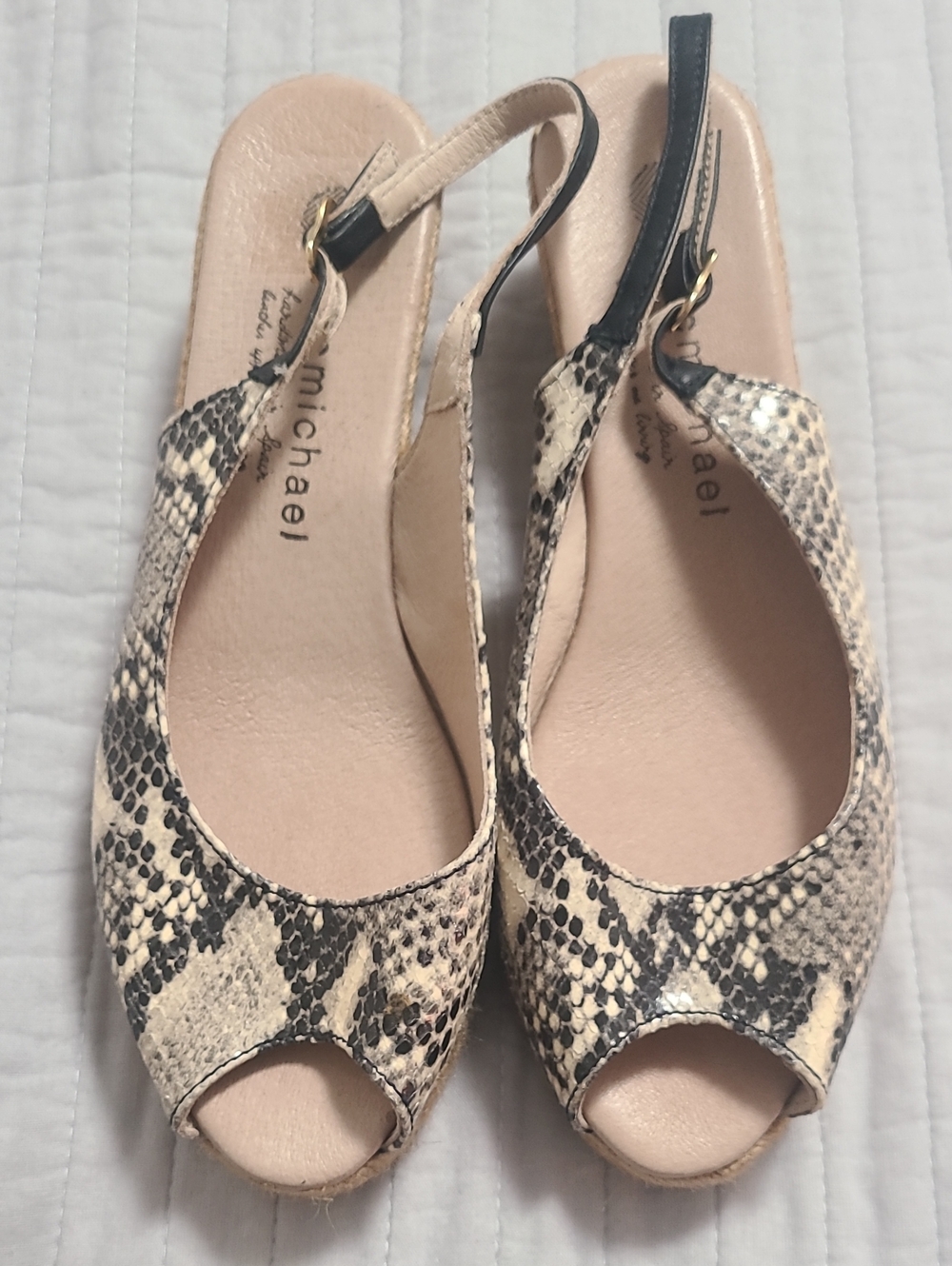 Eric Michael Espadrille Women's Neutral Comfy Trendy Stylish Wedge Sandals Sz 39